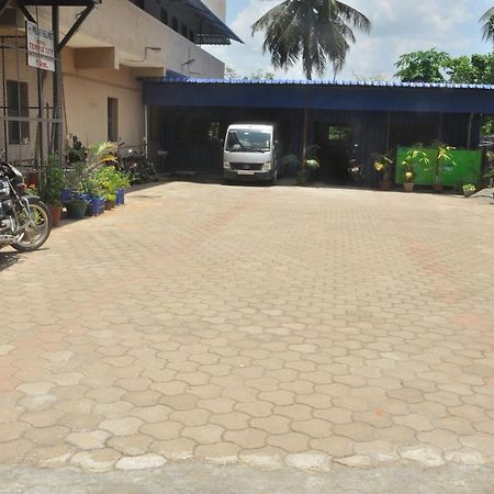Hotel Temple City Papanasam Exteriér fotografie